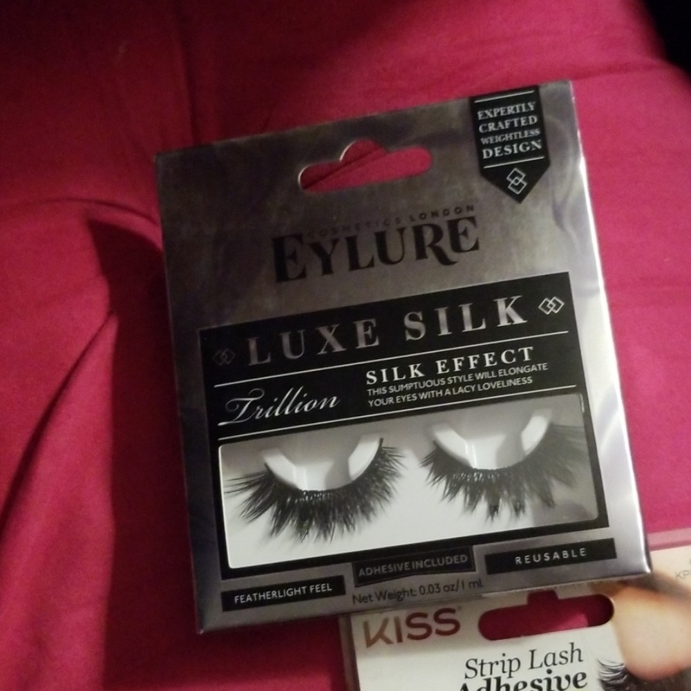 Lash & Glue Bundle - Picture 2 of 4